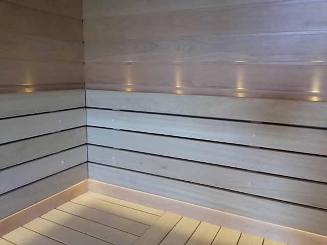 Легкая светодиодная подстветка из под подспинника