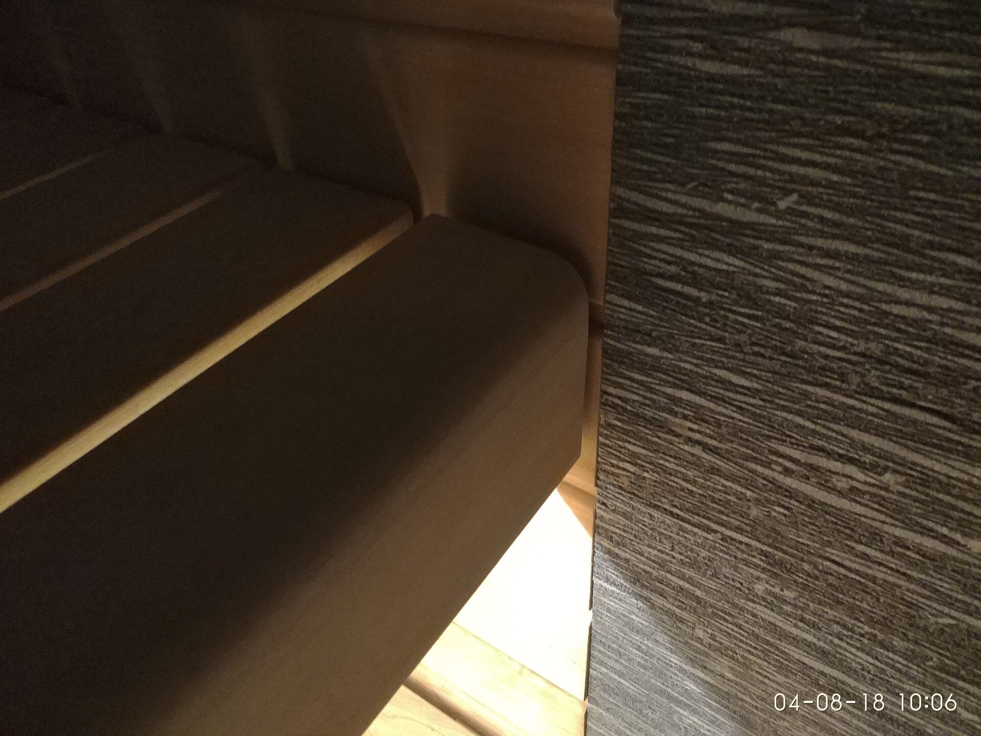 Ольха и плитка GRAFIA